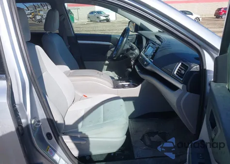 2014 Toyota Highlander Le V6 from USA, damaged, VIN 5TDBKRFH2ES019111